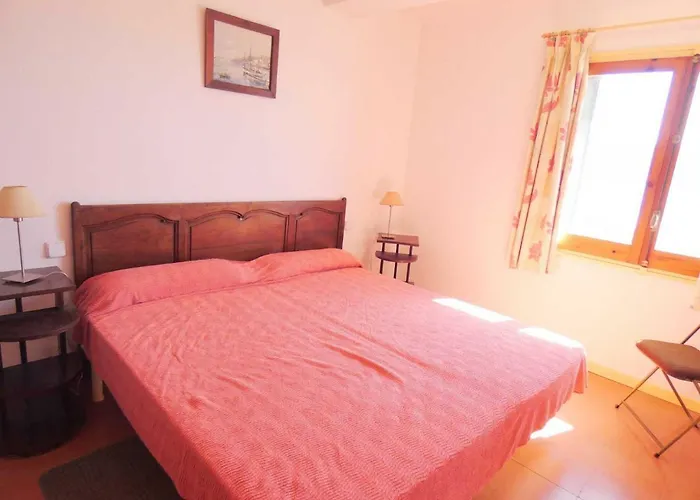 Rhodas 38 * روساس